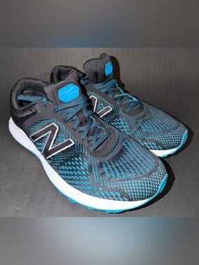 New Balance Black & Teal Men’s/Unisex Athletic Sneakers